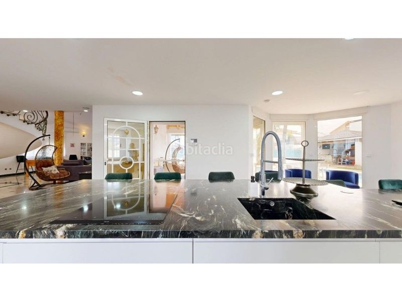 Foto 9b83af3e-9380-4e00-87ea-7b623285b2f5. Chalet  4 habitaciones 1 estancias 103011658 en Eliana (l´)