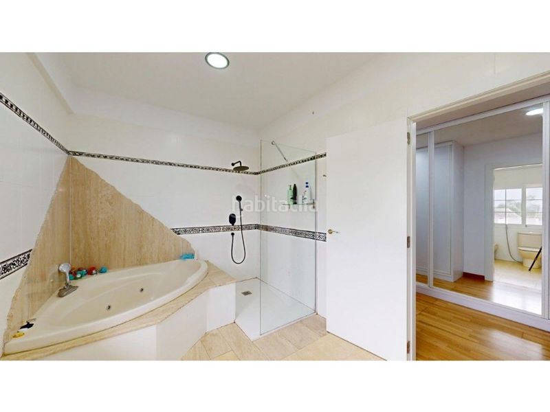 Foto c2459a2d-e4fd-4518-93a4-3b1e0367cd32. Chalet  4 habitaciones 1 estancias 103011658 en Eliana (l´)