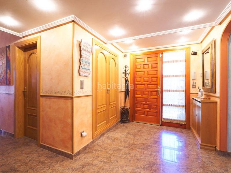 Foto 198d9a92-4d96-4ebf-a3dd-b1c92878c196. Casa amb calefacció aparcament piscina a Miralbueno Zaragoza