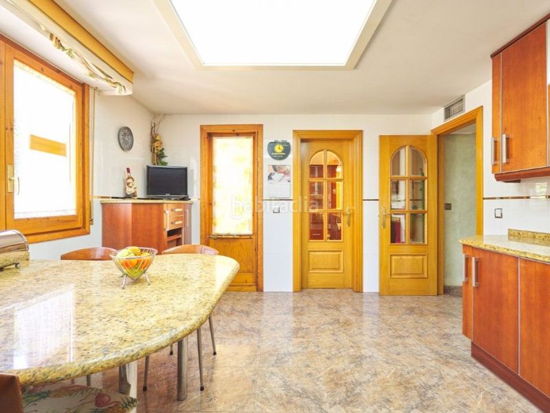 Foto 6813fbdf-d442-48ca-a2db-8f728086ff8b. Casa amb calefacció aparcament piscina a Miralbueno Zaragoza