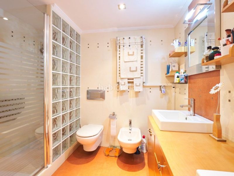 Foto ce423f4b-aa6e-43dd-9089-0680bf1e96e2. Casa amb calefacció aparcament piscina a Miralbueno Zaragoza
