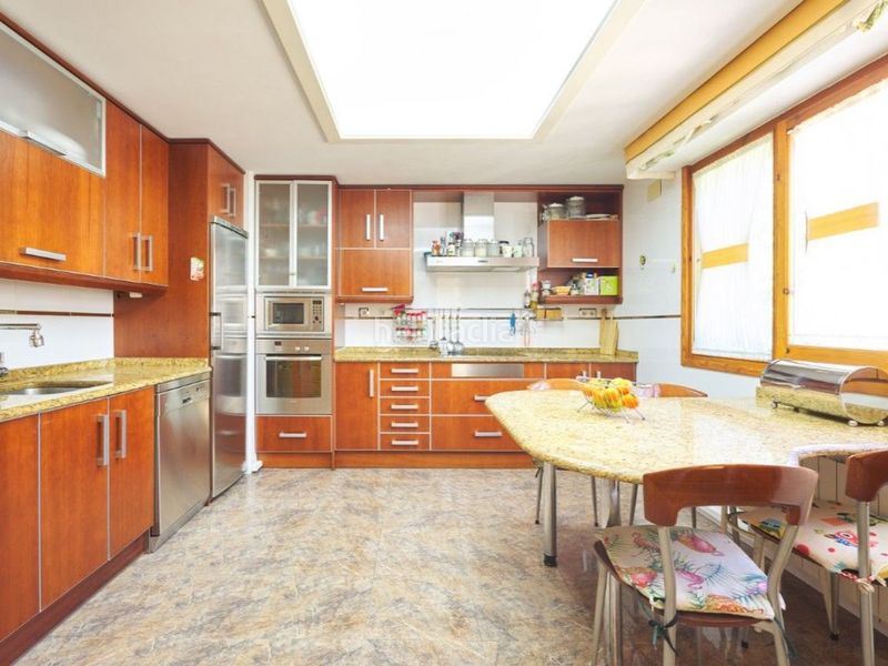 Foto e5ae7da7-1b63-42ba-b820-0a1465705b2c. Casa amb calefacció aparcament piscina a Miralbueno Zaragoza