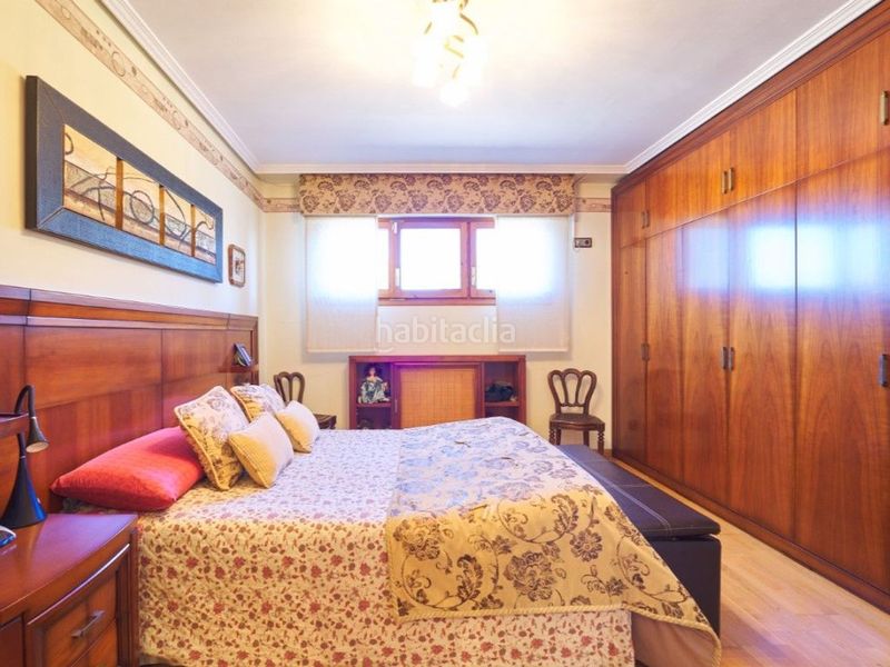 Foto ef9a0881-b708-465b-bda5-410fdeffd313. Casa amb calefacció aparcament piscina a Miralbueno Zaragoza