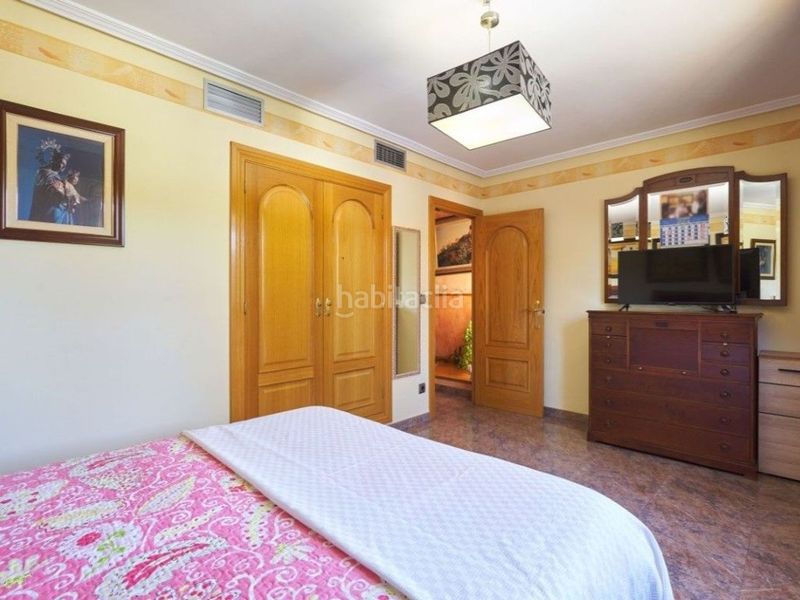 Foto fb3f07bc-a937-4771-8888-6bc788c7d26b. Casa amb calefacció aparcament piscina a Miralbueno Zaragoza