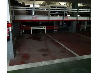 Lloguer Aparcament cotxe  Avinguda del mestre rodrigo. Se alquila plaza de garaje en primer sotano,con rampa de entrada