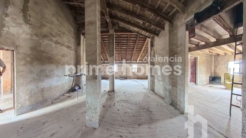 Foto d519d344-6828-47a7-add8-0e74358c0f18. Casa a El Castellar i l'Oliverar Valencia