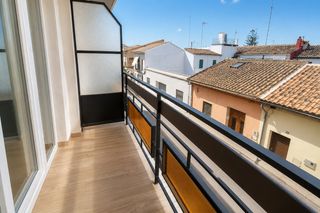 Rent Flat  Calle ample. Piso alquiler godella
