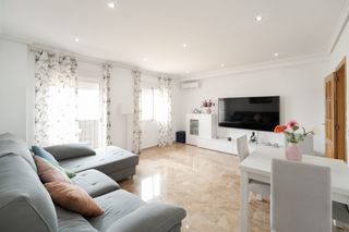 Etagenwohnung  Carrer comptat. Piso en puzol
