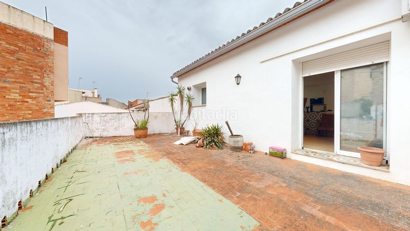 Foto 18144ede-7f9c-4034-a0b5-b1d877dca538. Casa amb aparcament a Llutxent