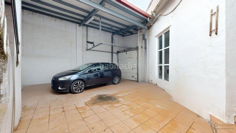 Foto 1ad60a5b-ee58-4279-8419-db44bb394617. Casa amb aparcament a Llutxent