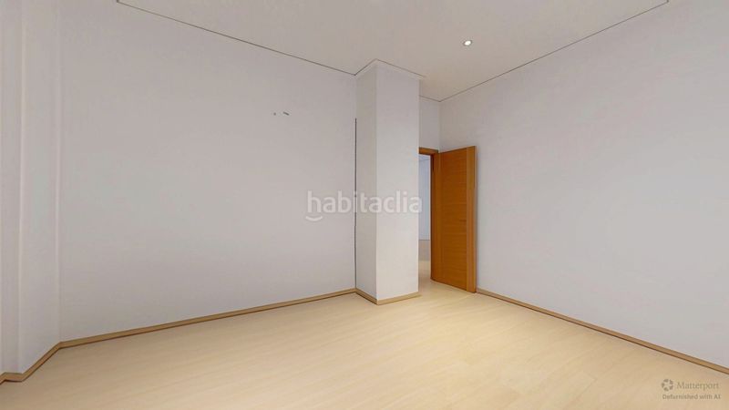 Foto cd23097f-9a03-47d8-8ff5-f0a7937b9d12. Casa amb aparcament a Llutxent