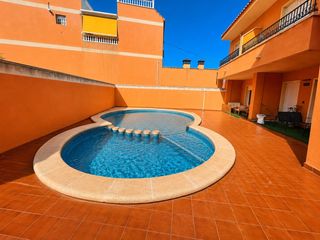 Casa adossada a Helechosa de los Montes