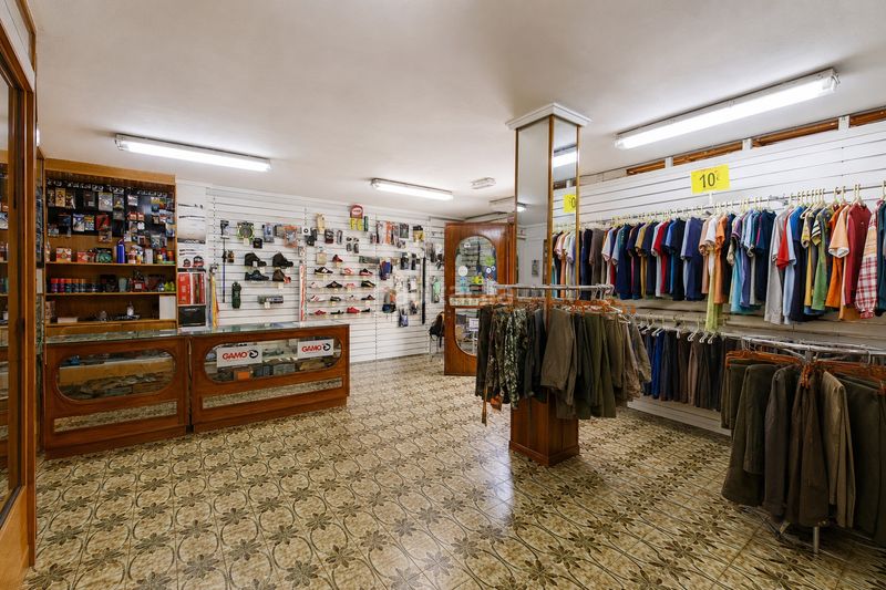 Foto 8232afe9-0545-4a54-9d53-85c82475e57c. Local comercial a Moncada