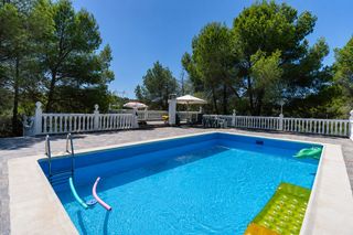Chalet in Alberic. Chalet en alberic