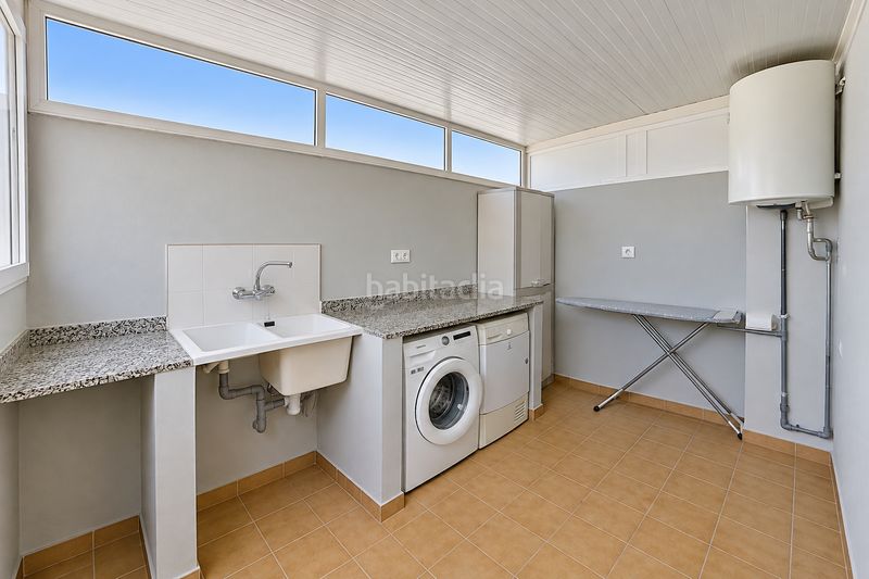 Foto 265bde68-63d4-4989-a7e5-59383d40902e. Casa adossada amb calefacció a Beniarjó