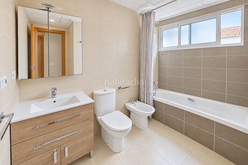 Foto b36f56d0-6a48-4adf-aa8c-1a169f2a7d28. Casa adossada amb calefacció a Beniarjó