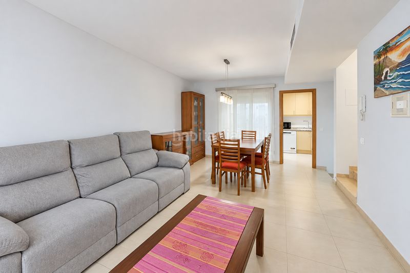 Foto f8aedc77-4189-420a-9930-8ea3553df30e. Casa adossada amb calefacció a Beniarjó