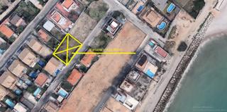 Terreny residencial  Carrer llum. Parcela a l lado del mar