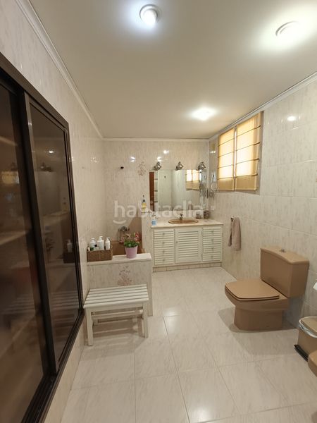 Foto b9a2c282-7fc9-4f5d-bd11-f6323f305fa2. Casa amb aparcament a Centro Burriana