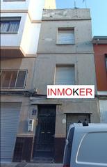 Maison à Centro. Casa con garaje