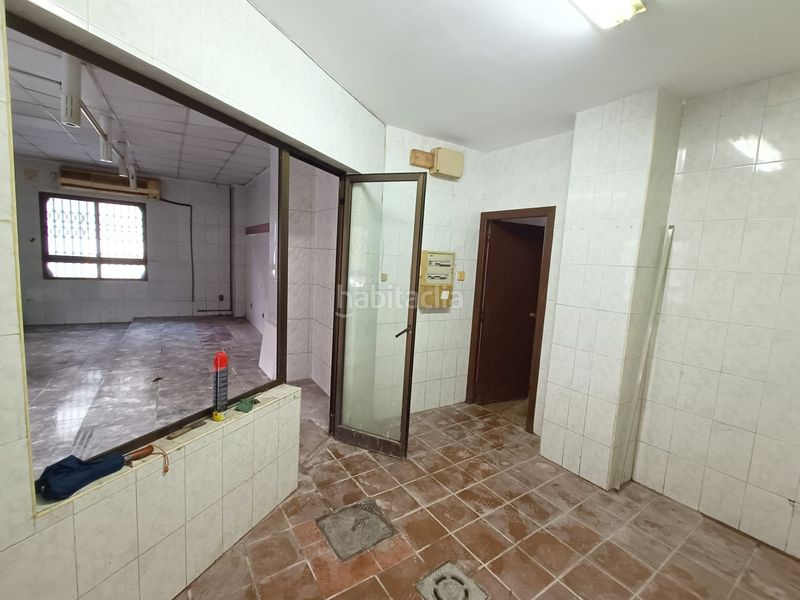 Foto 66bd1653-6733-4d59-952e-f49da39b2abe. Local comercial local en esquina con mucha fachada en Burriana