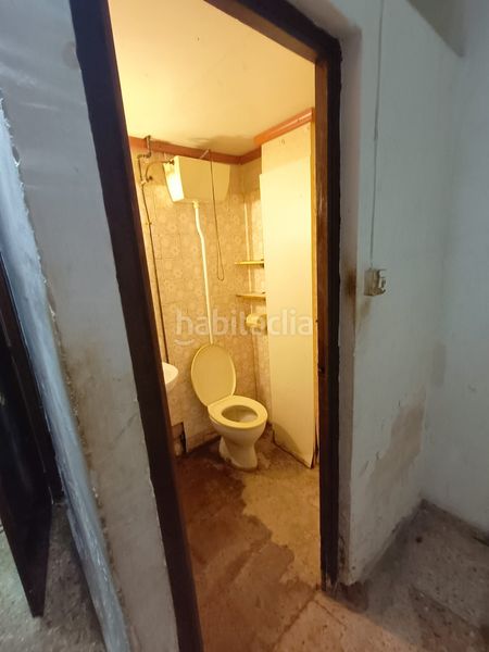 Foto eea29bfd-50ad-460d-96fb-07c282d7d786. Local comercial local en esquina con mucha fachada en Burriana