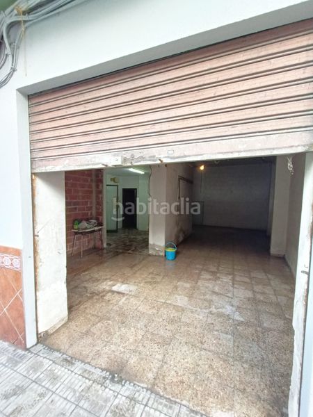Foto f6e6c386-b5b2-4799-abe9-89bc9a156db4. Local comercial local en esquina con mucha fachada en Burriana