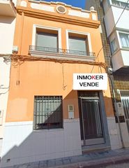 Casa in Llombai. Casa en zona centrica