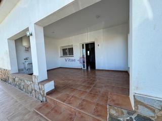 Casa a Calle g estacion. Chalet a 5 minutos del centro comercial, 3 dormitorios y vallado