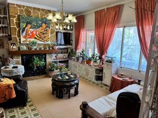 Casa en Avenida sutullena. Casa 6 dormitorios  sutullena