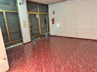 Alquiler Local Comercial en Calle fuerzas armadas. Bajo comercial  fuerzas armadas