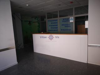Location Local commercial à Avenida juan carlos i. Alquiler local en avenida juan carlos i