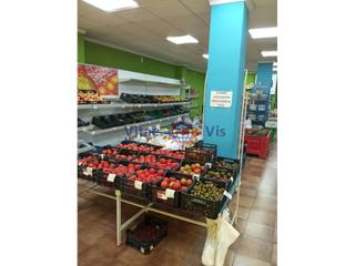 Alquiler Local Comercial en Calle mayor. Local comercial destinado a fruteria actualmente en funcionamien