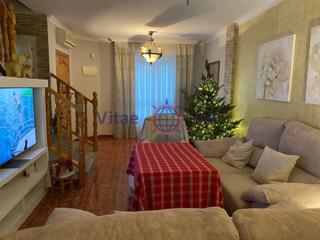 Zweistckige Wohnung en Calle fuente del oro. Dplex 4 dormitorios  apolonia