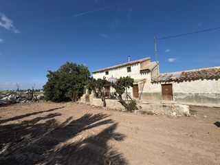Casa en La Hoya. Casa 3 dormitorios a reformar  la hoya