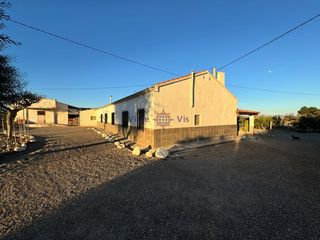 Casa in Campillo. Casa con terreno 15.000 m2 en campillo