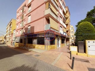 Local Comercial a Calle Perez Casas
