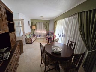 Etagenwohnung in Calle Jose Mouliaa