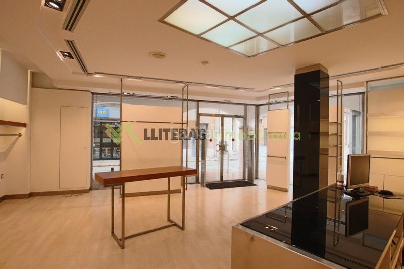 Foto c14af34d-8ef6-405d-96d4-4b582c9d59b6. Alquiler local comercial amplio local comercial en Centro en Inca