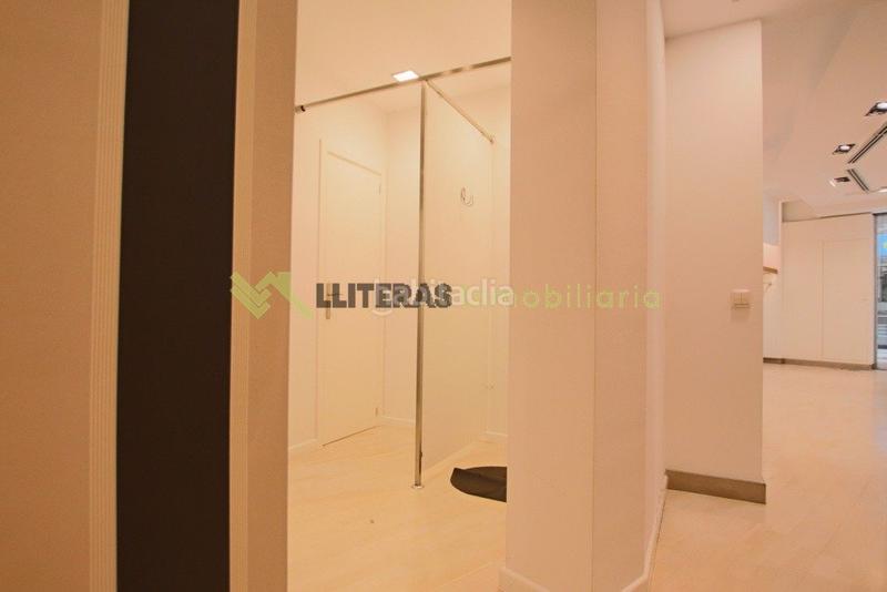 Foto 42021960-8dfe-466b-9640-a74c4f0eddbb. Lloguer local comercial a Centro Inca