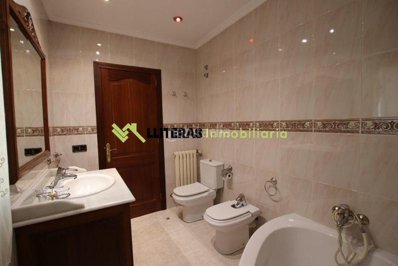 Foto 9bcaaed4-9498-40ed-9e24-5538df951df2. Chalet mit parking pool in Son Amonda - Reis Catòlics Inca