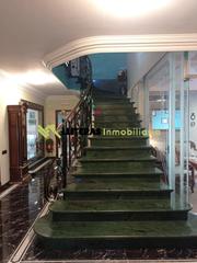 Chalet in Centro. Vivienda unifamiliar con ascensor situada en la zona privilegiad