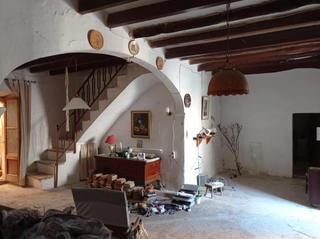 House in Costitx. Amplia casa para reformar a unos pasos del centro de costitx