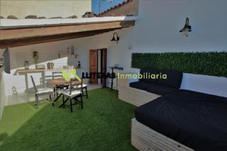 Casa a Centro. Casa de pueblo reformada con encanto cerca del centro