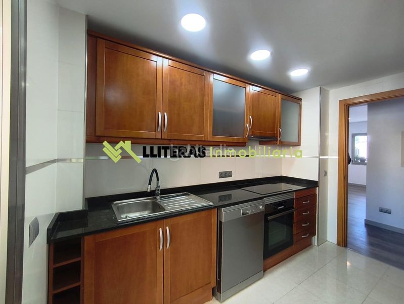 Foto b4c9e7bd-ac5d-4183-8c59-329dae6d841d. Pis a port d´Alcúdia-platja dálcúdia Alcúdia