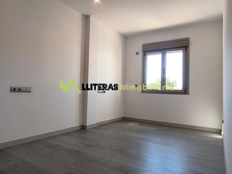 Foto be42f4f9-8181-4f4a-8714-3a5f26015c47. Pis a port d´Alcúdia-platja dálcúdia Alcúdia