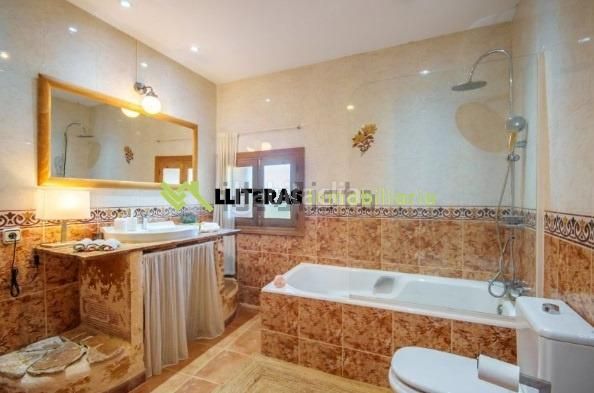 Foto fefda568-64a5-46b5-8ac2-71f26d6340c3. Casa amb piscina a Sencelles