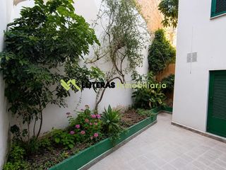 Maison à Gran Via de Colom. Casa con techo libre en inca