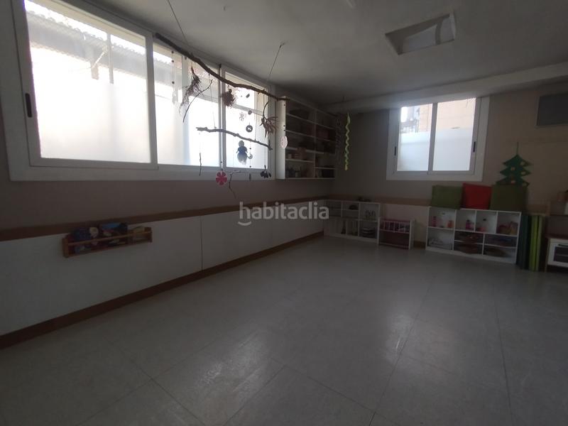 Foto d78cef0c-c669-46f7-b4d7-a6b117682e3d. Alquiler local comercial local cantonero con patio trasero. a pie de calle en Terrassa