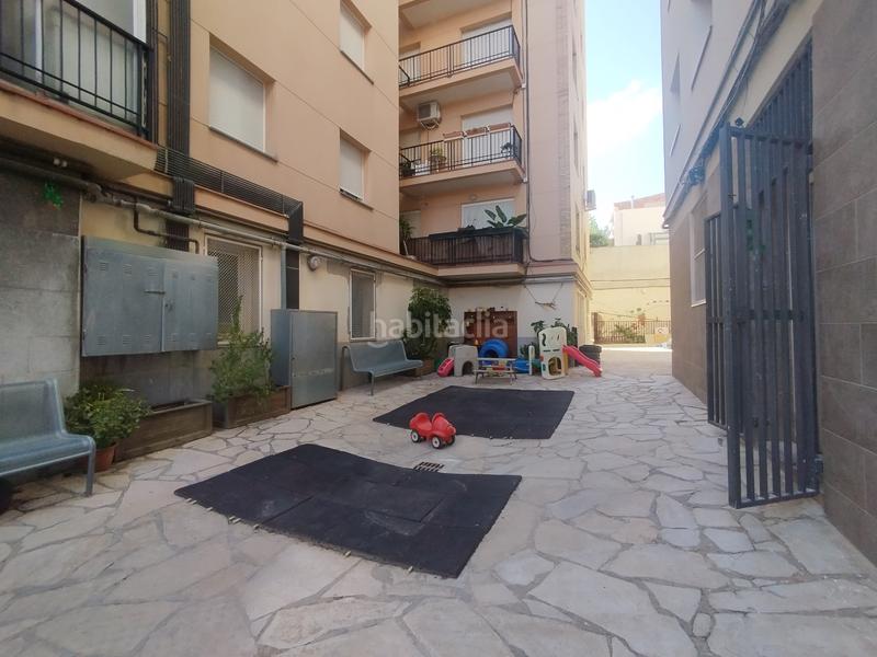 Foto ea8144da-738d-432a-9173-54093afb9932. Alquiler local comercial local cantonero con patio trasero. a pie de calle en Terrassa